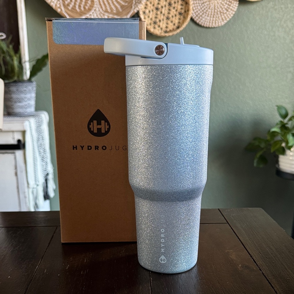 Hydrojug Sport (32oz) in ICE! Limited Edition! New!